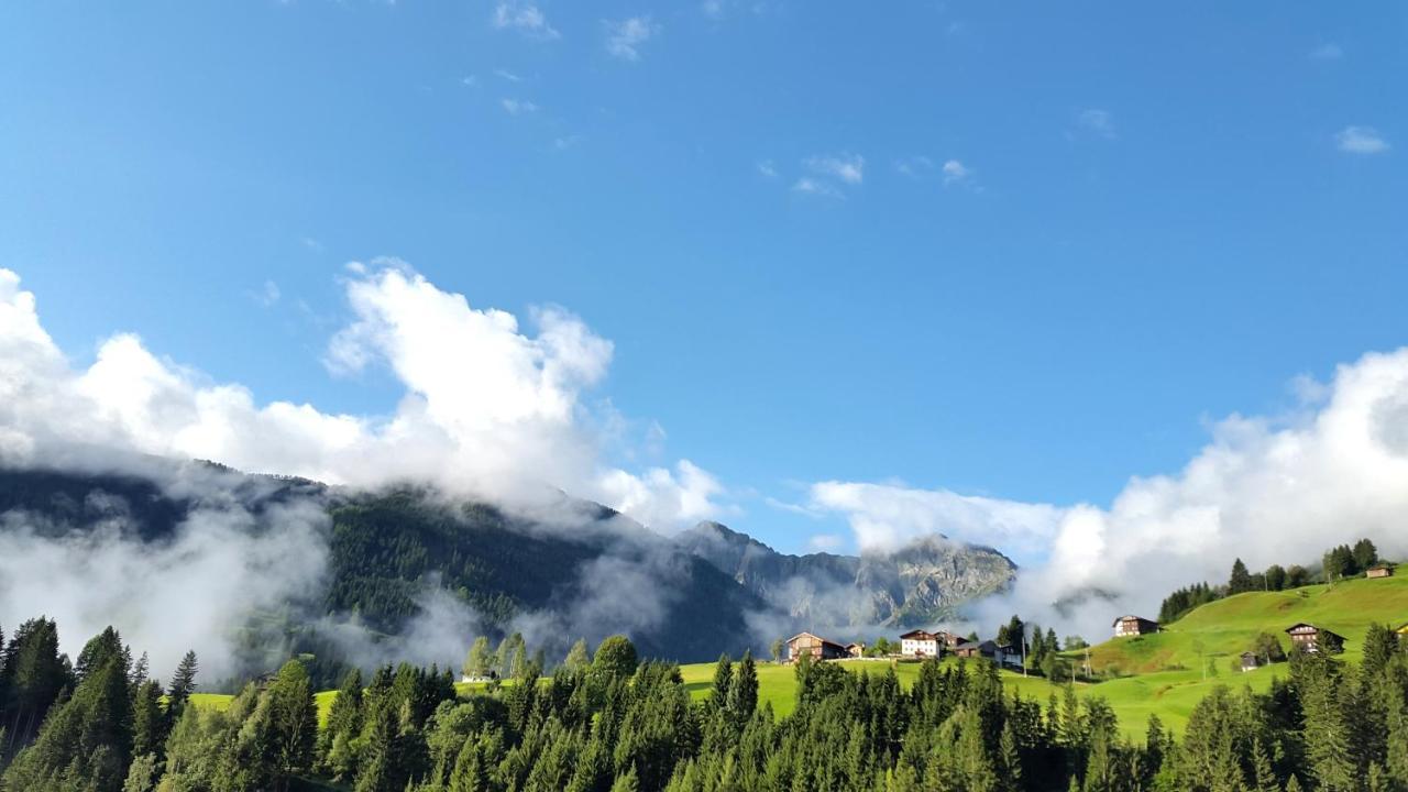 Gasthof Wacht Untertilliach Exteriör bild