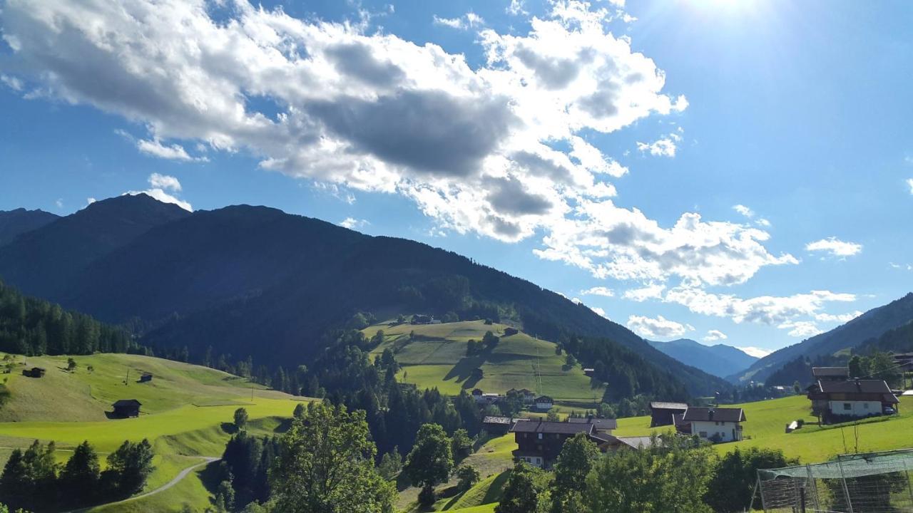 Gasthof Wacht Untertilliach Exteriör bild